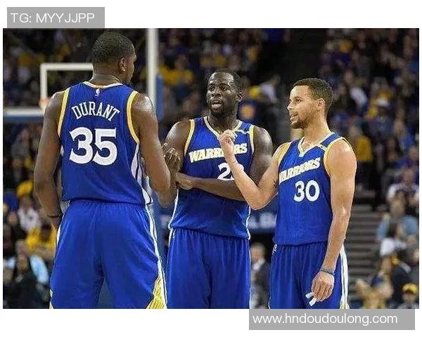 本赛季库追巴同时在场时,勇士攻防效率和净效率均为联盟第二 本赛季库追巴同时在场时,勇士攻防效率和净效率均为联盟第二