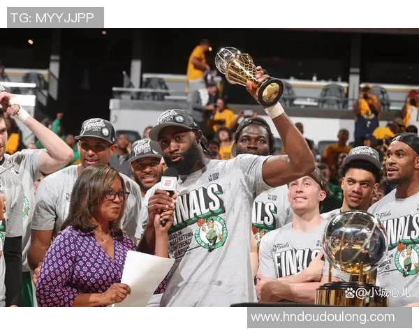 真攻防一体！杰伦·布朗防守下 对手命中率为联盟第二低的39.37%